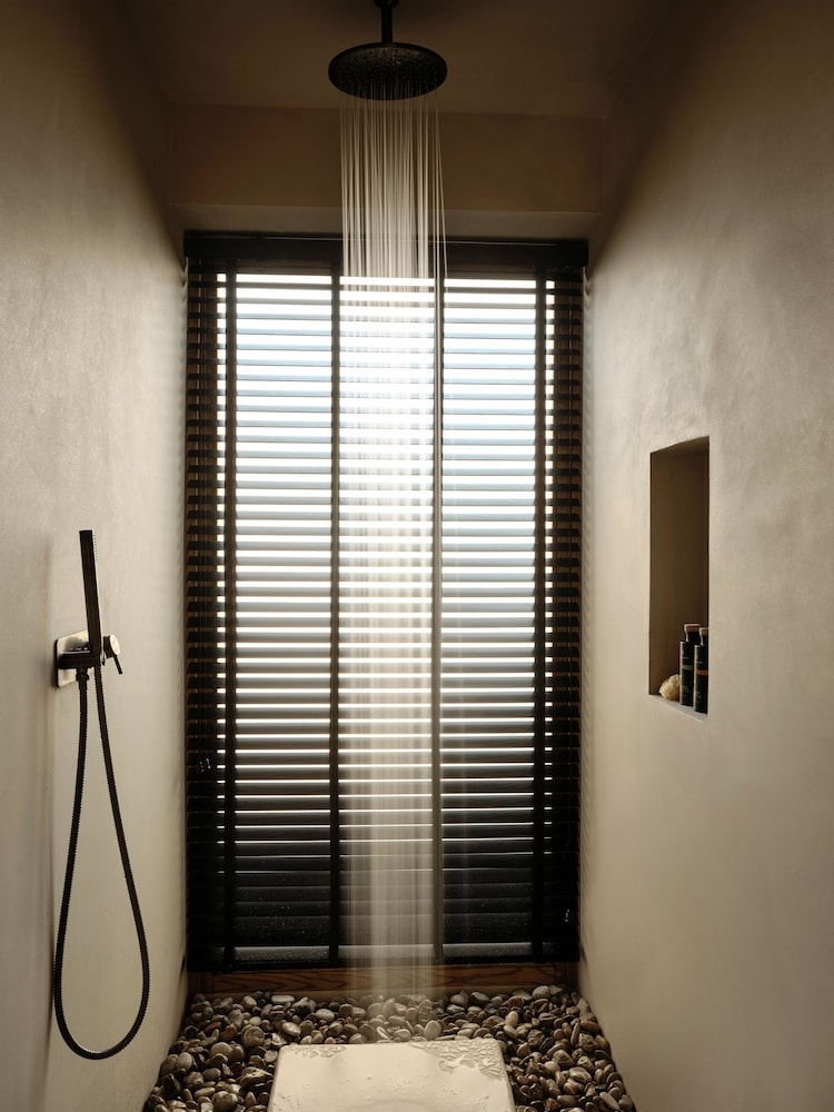 Andronis Arcadia Hotel — Hotel rooms in Oia, South Aegean