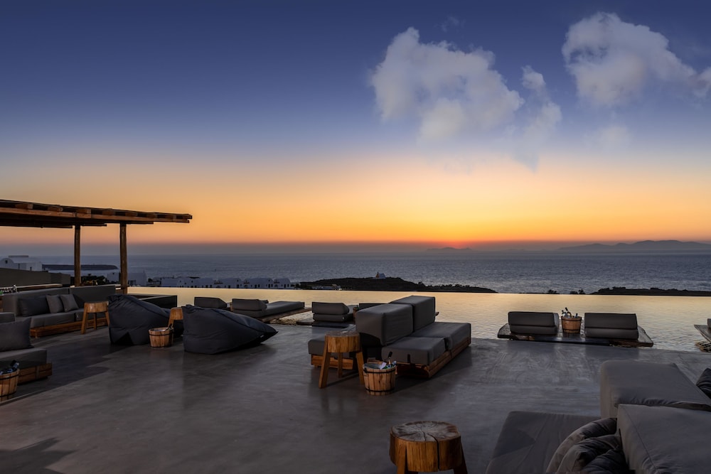 Andronis Arcadia Hotel — Restaurant & bars in Oia, South Aegean