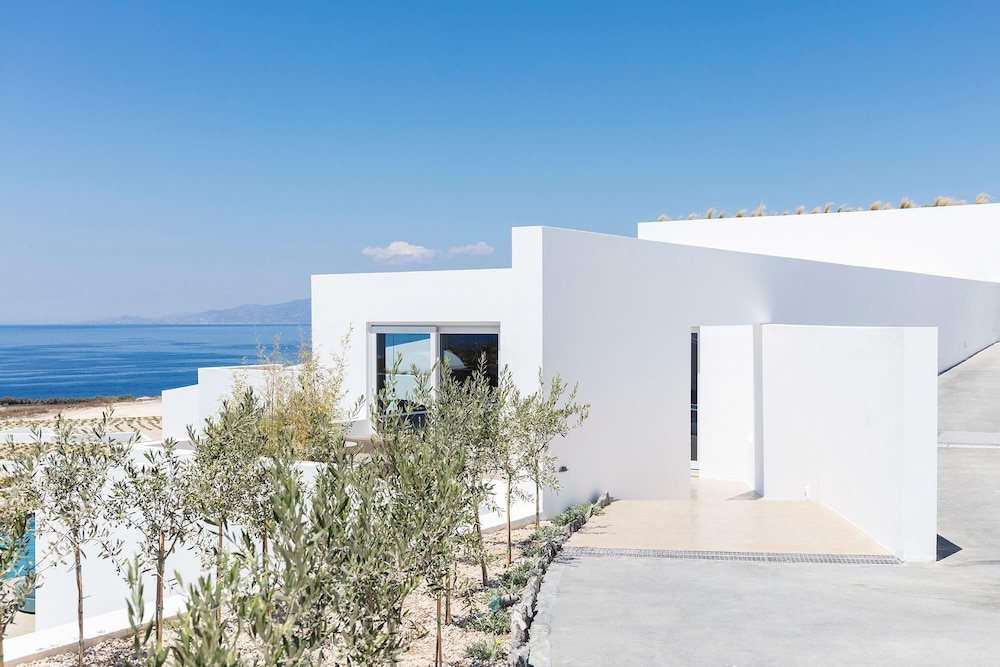 Andronis Arcadia Hotel — Hotel building in Oia, South Aegean