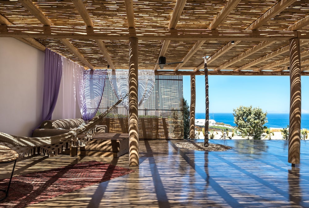Andronis Arcadia Hotel — Hotel building in Oia, South Aegean