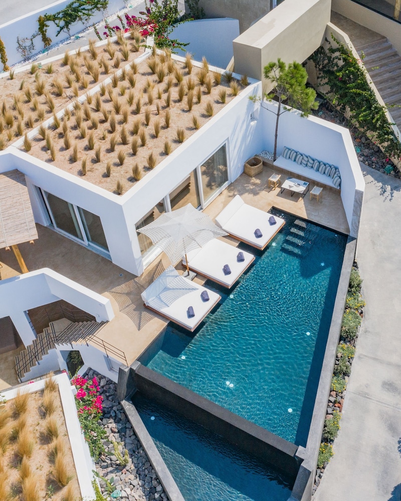 Andronis Arcadia Hotel — Swimming pool in Oia, South Aegean