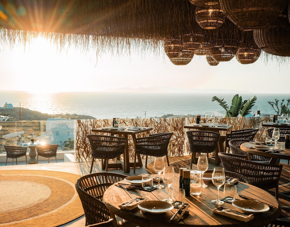 Andronis Arcadia Hotel — Restaurant & bars in Oia, South Aegean