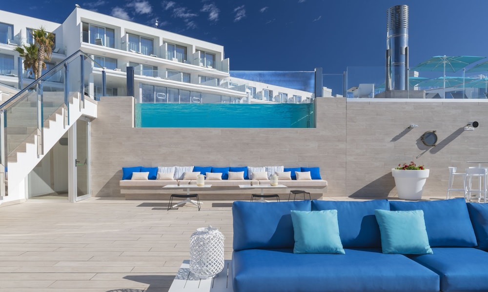 Elba Sunset Mallorca Thalasso Spa — Swimming pool in Magaluf, Balearic Islands