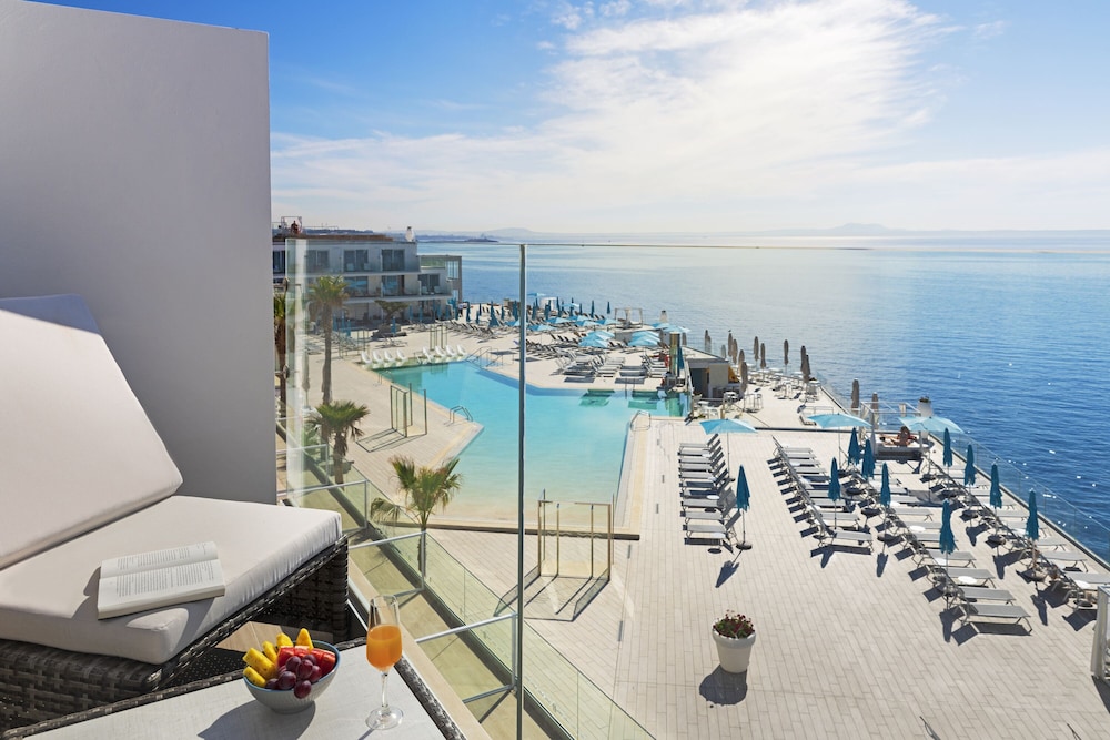 Elba Sunset Mallorca Thalasso Spa — Swimming pool in Magaluf, Balearic Islands