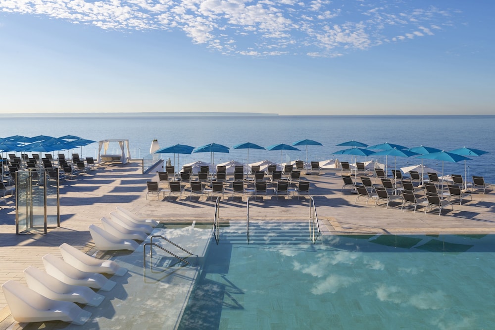 Elba Sunset Mallorca Thalasso Spa — Swimming pool in Magaluf, Balearic Islands