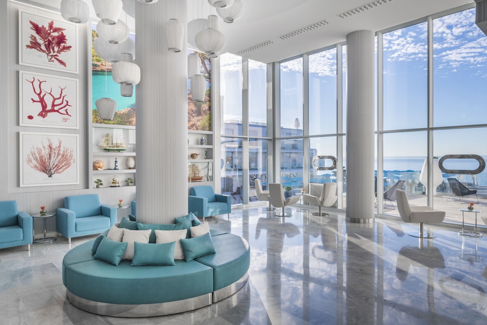 Elba Sunset Mallorca Thalasso Spa — Hotel building in Magaluf, Balearic Islands