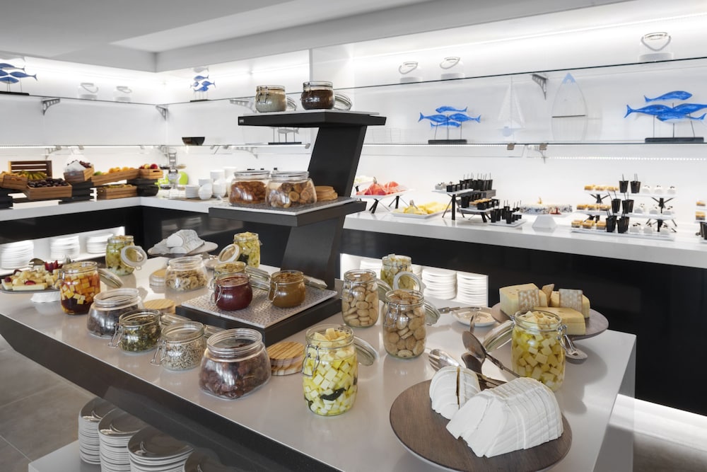 Elba Sunset Mallorca Thalasso Spa — Restaurant & bars in Magaluf, Balearic Islands