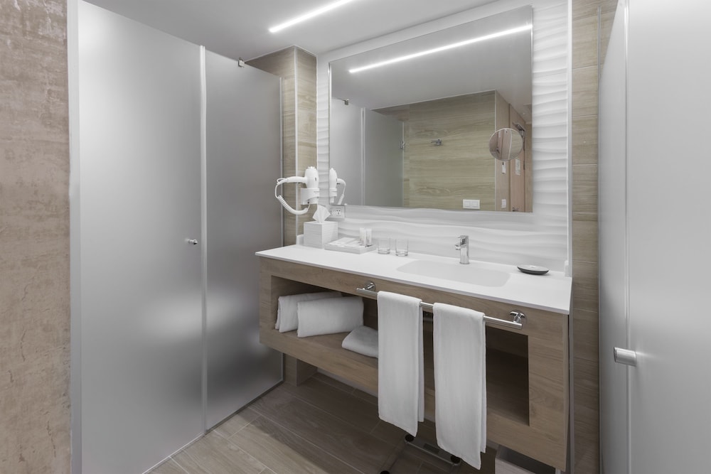 Elba Sunset Mallorca Thalasso Spa — Hotel rooms in Magaluf, Balearic Islands