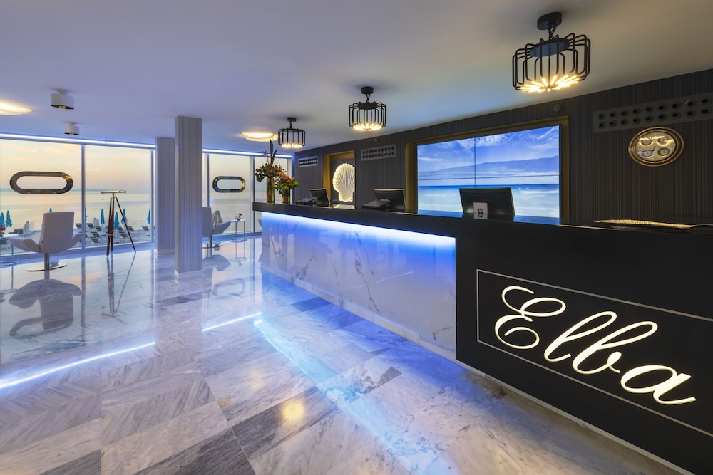 Elba Sunset Mallorca Thalasso Spa — Hotel building in Magaluf, Balearic Islands