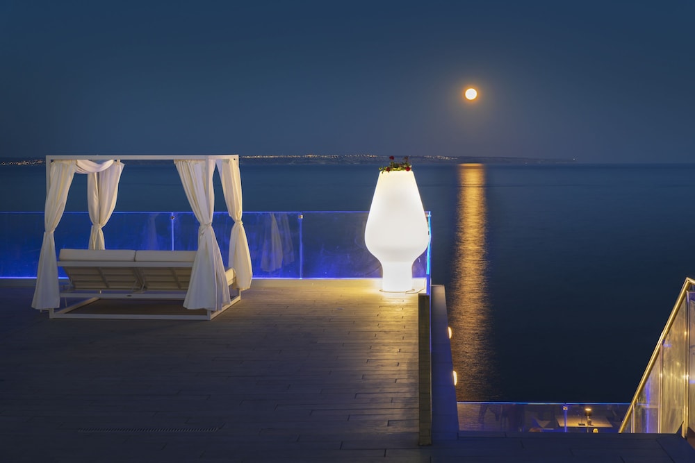 Elba Sunset Mallorca Thalasso Spa — Restaurant & bars in Magaluf, Balearic Islands