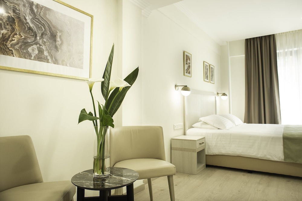 Roseum Boutique Hotel — Hotel rooms in Larnaca, Larnaca Region