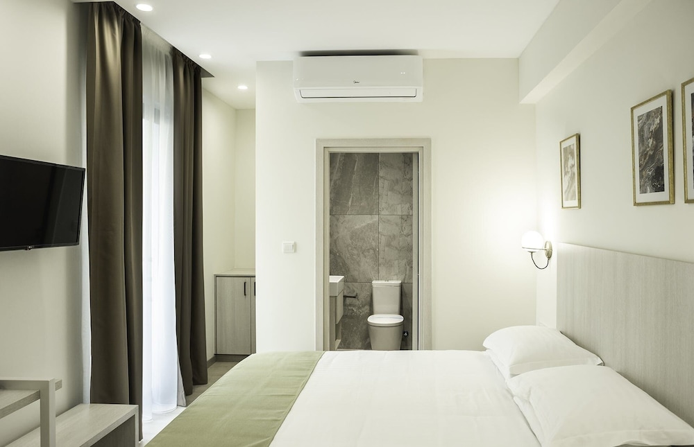 Roseum Boutique Hotel — Hotel rooms in Larnaca, Larnaca Region
