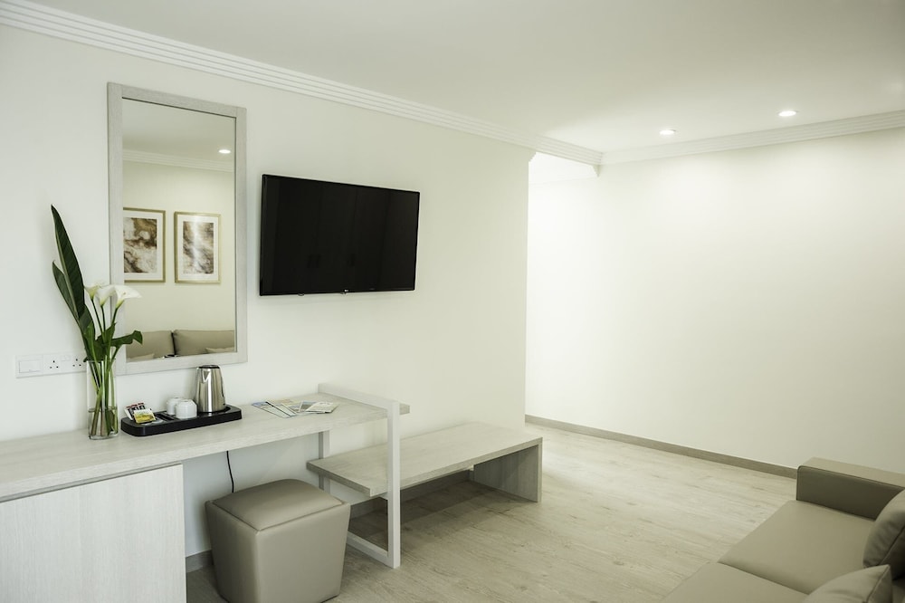 Roseum Boutique Hotel — Hotel rooms in Larnaca, Larnaca Region