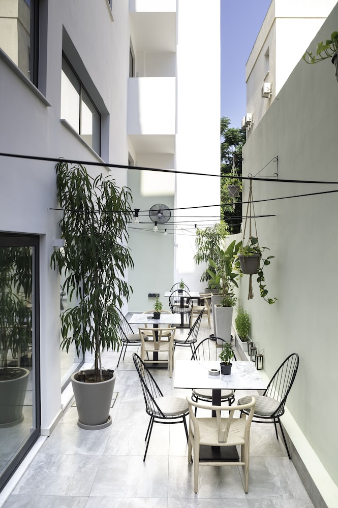 Roseum Boutique Hotel — Restaurant & bars in Larnaca, Larnaca Region