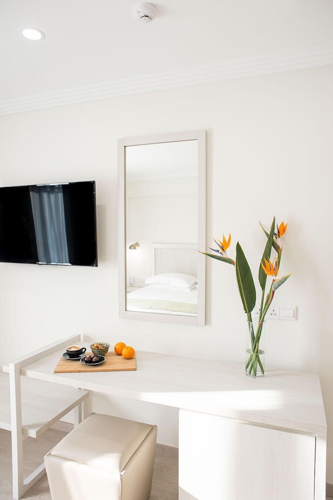 Roseum Boutique Hotel — Hotel rooms in Larnaca, Larnaca Region