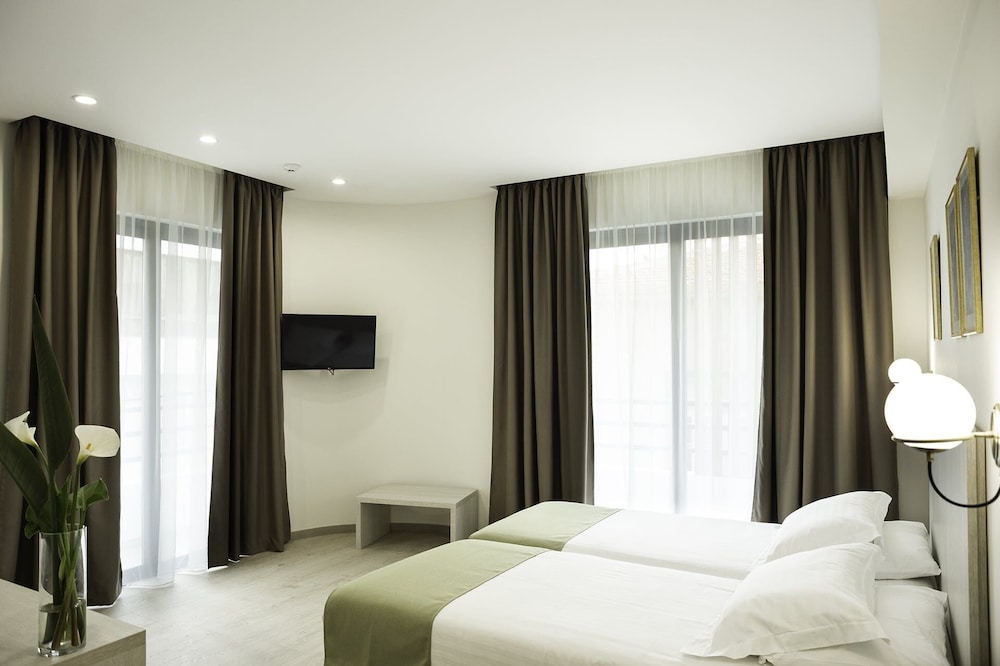 Roseum Boutique Hotel — Hotel rooms in Larnaca, Larnaca Region