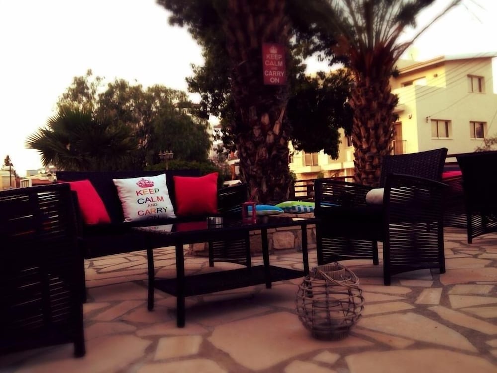 Moniatis Hotel — Hotel building in Limassol, Limassol Region