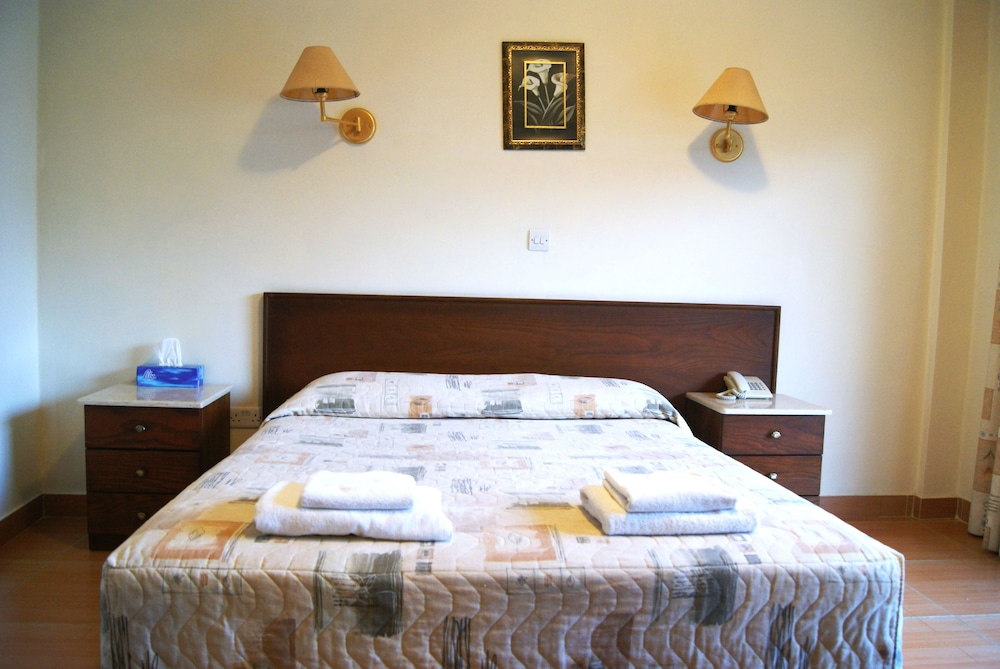 Moniatis Hotel — Hotel rooms in Limassol, Limassol Region