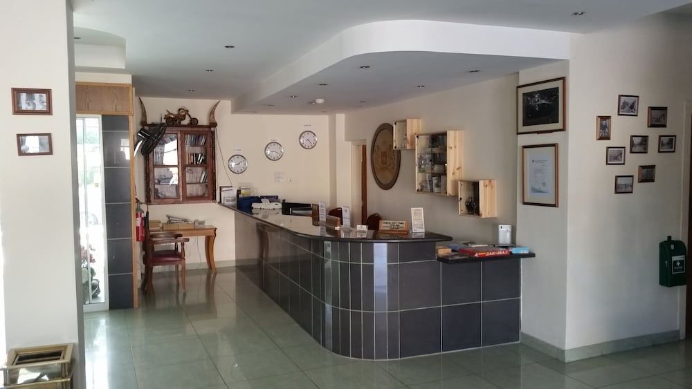 Moniatis Hotel — Hotel building in Limassol, Limassol Region