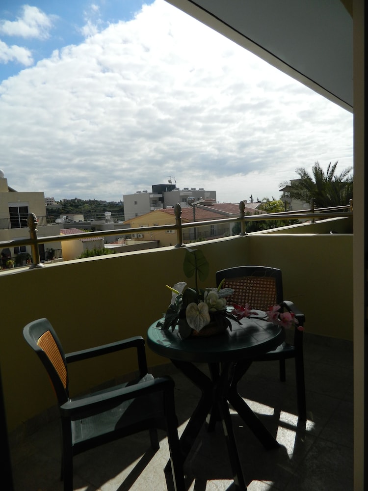 Moniatis Hotel — Hotel rooms in Limassol, Limassol Region