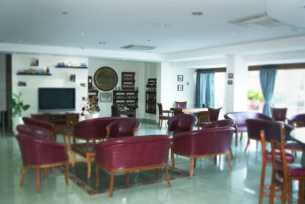 Moniatis Hotel — Restaurant & bars in Limassol, Limassol Region
