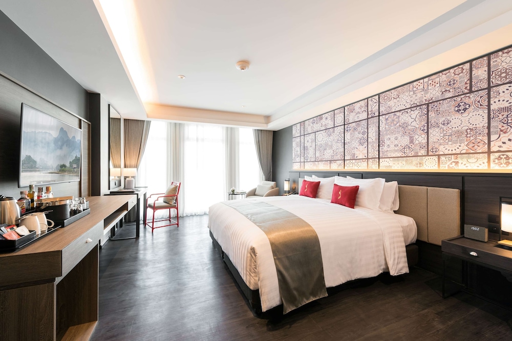 Ramada Plaza by Wyndham Chao Fah — Hotel rooms in Chalong, Phuket Province