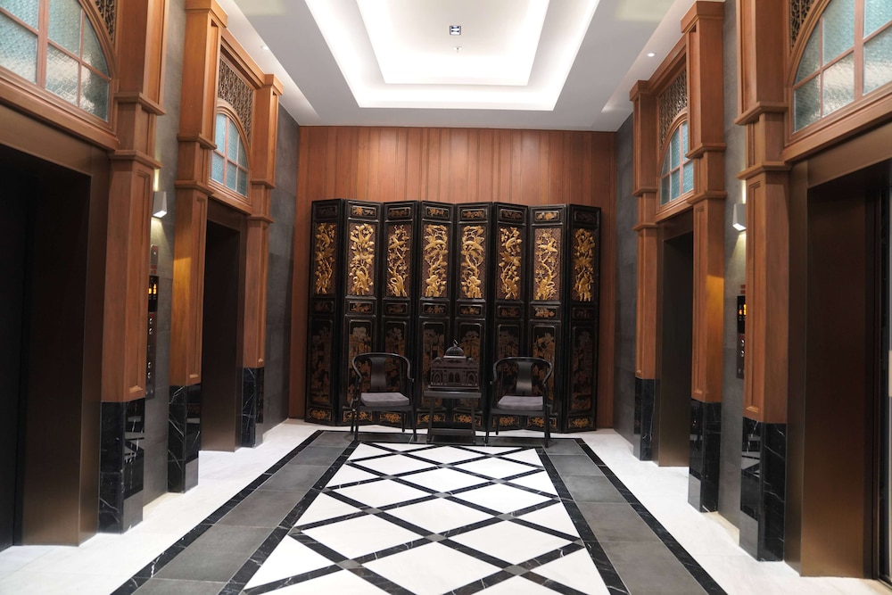 Ramada Plaza by Wyndham Chao Fah — Hotel building in Chalong, Phuket Province