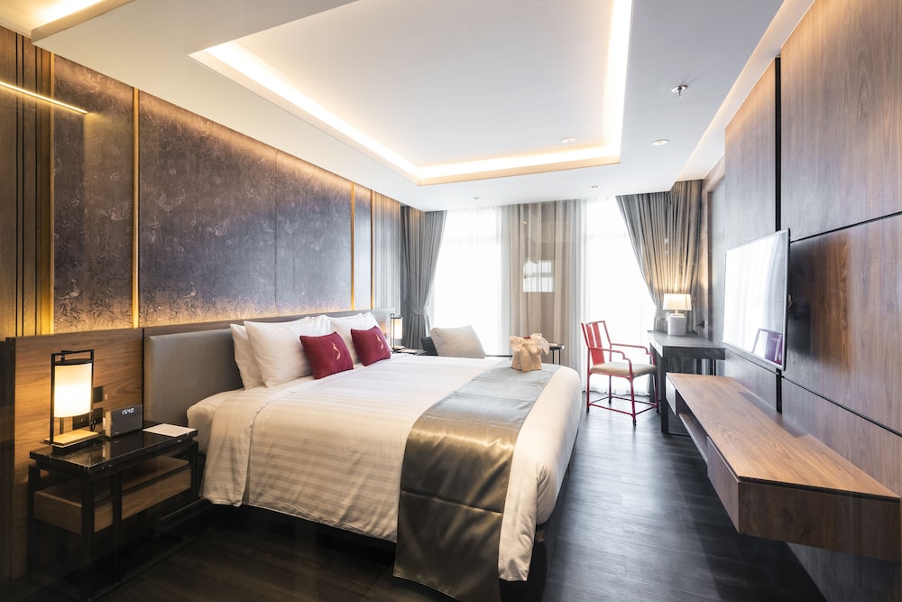 Ramada Plaza by Wyndham Chao Fah — Hotel rooms in Chalong, Phuket Province