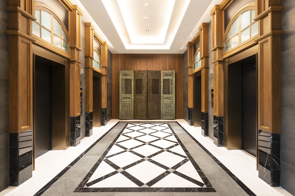 Ramada Plaza by Wyndham Chao Fah — Hotel building in Chalong, Phuket Province