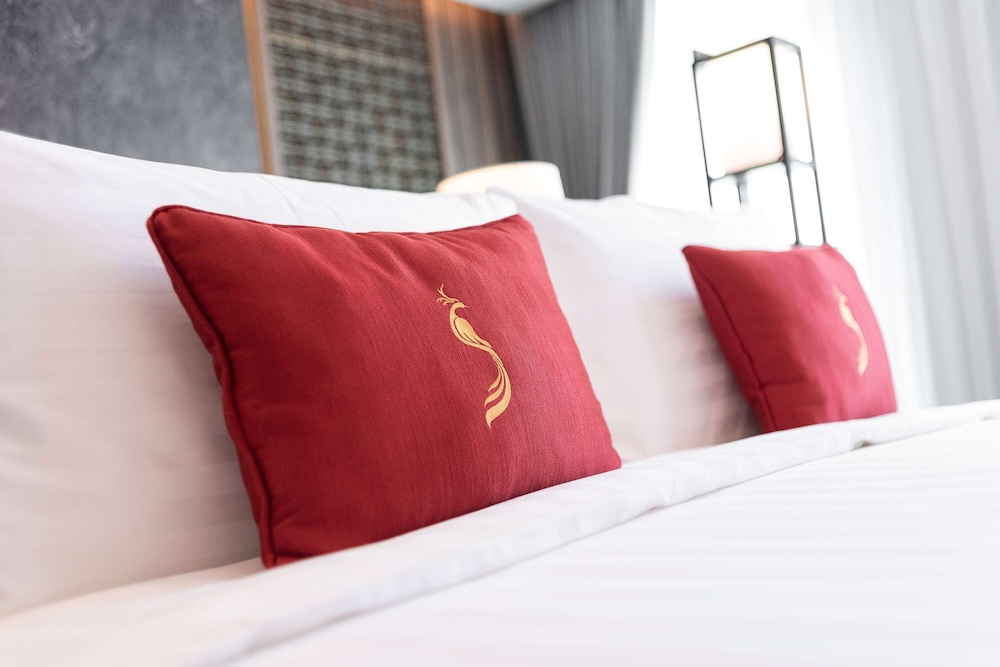 Ramada Plaza by Wyndham Chao Fah — Hotel rooms in Chalong, Phuket Province