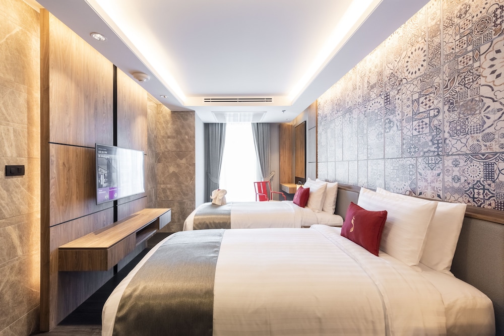 Ramada Plaza by Wyndham Chao Fah — Hotel rooms in Chalong, Phuket Province