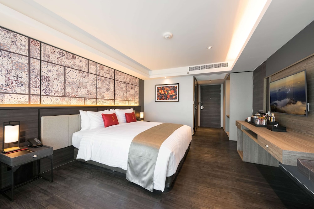 Ramada Plaza by Wyndham Chao Fah — Hotel rooms in Chalong, Phuket Province