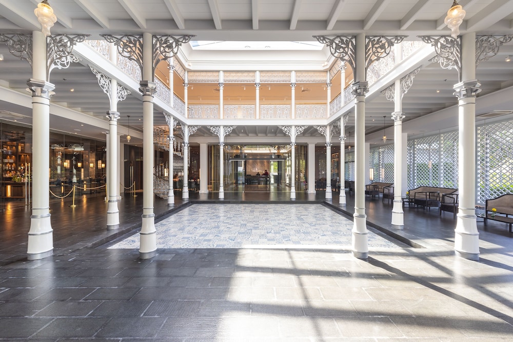 Ramada Plaza by Wyndham Chao Fah — Hotel building in Chalong, Phuket Province