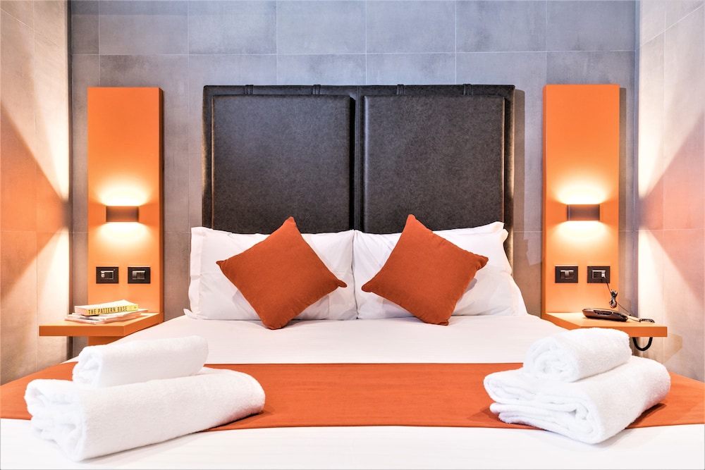 J24 Hotel Milano — Hotel rooms in Milan, Lombardy