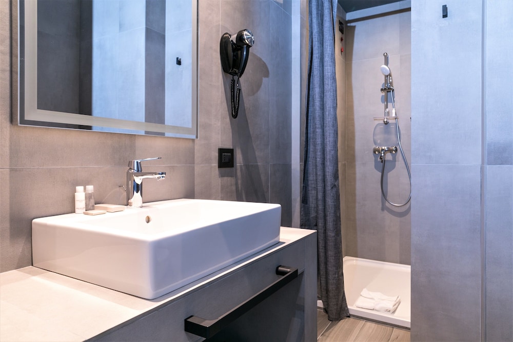 J24 Hotel Milano — Hotel rooms in Milan, Lombardy