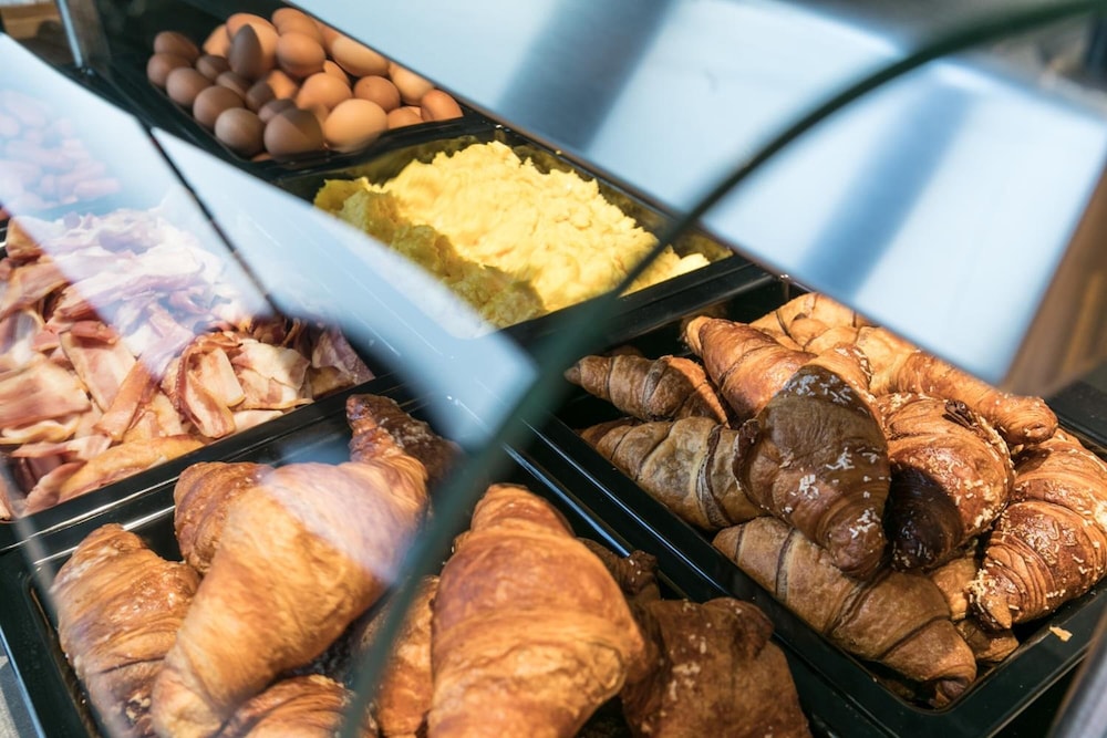 J24 Hotel Milano — Restaurant & bars in Milan, Lombardy
