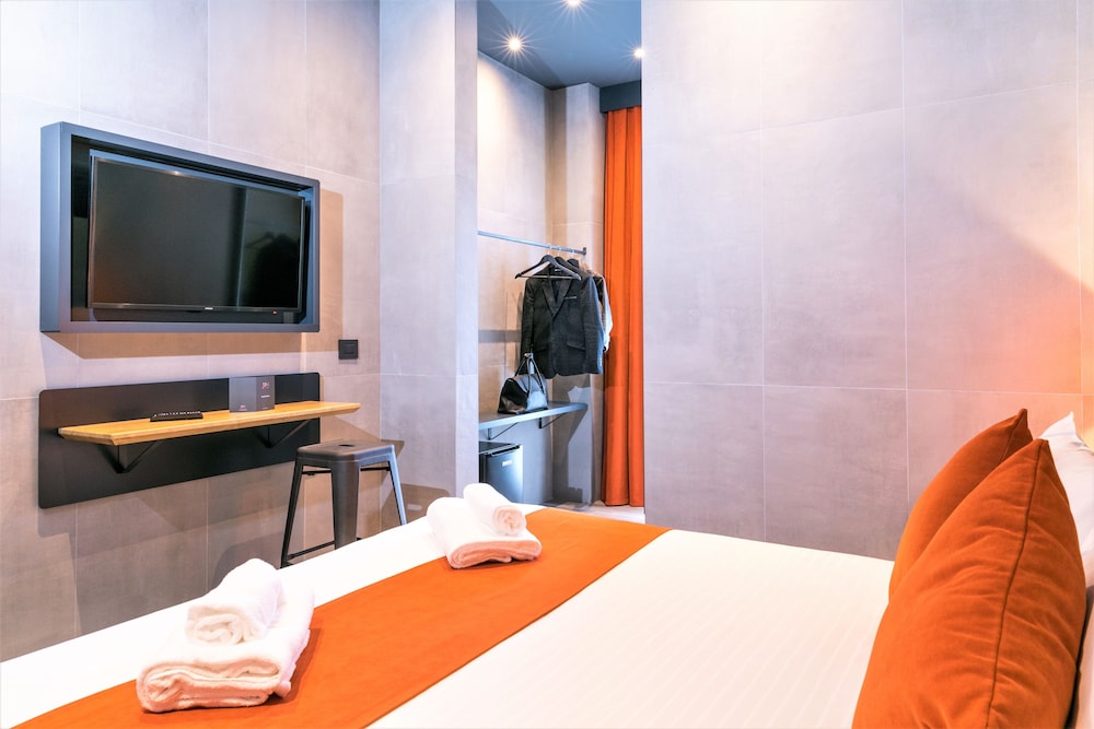 J24 Hotel Milano — Hotel rooms in Milan, Lombardy
