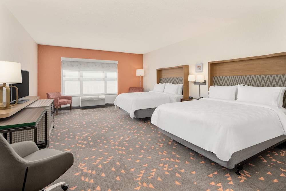 Holiday Inn & Suites Orlando I-Drive Theme Parks by IHG — Hotel rooms in Orlando, Florida