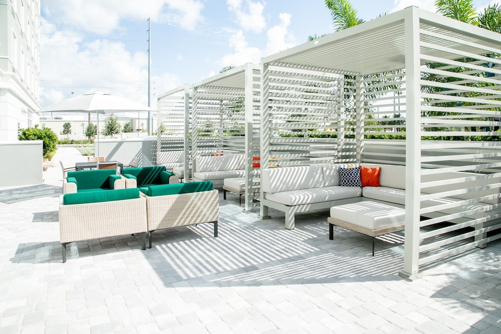 Holiday Inn & Suites Orlando I-Drive Theme Parks by IHG — Restaurant & bars in Orlando, Florida