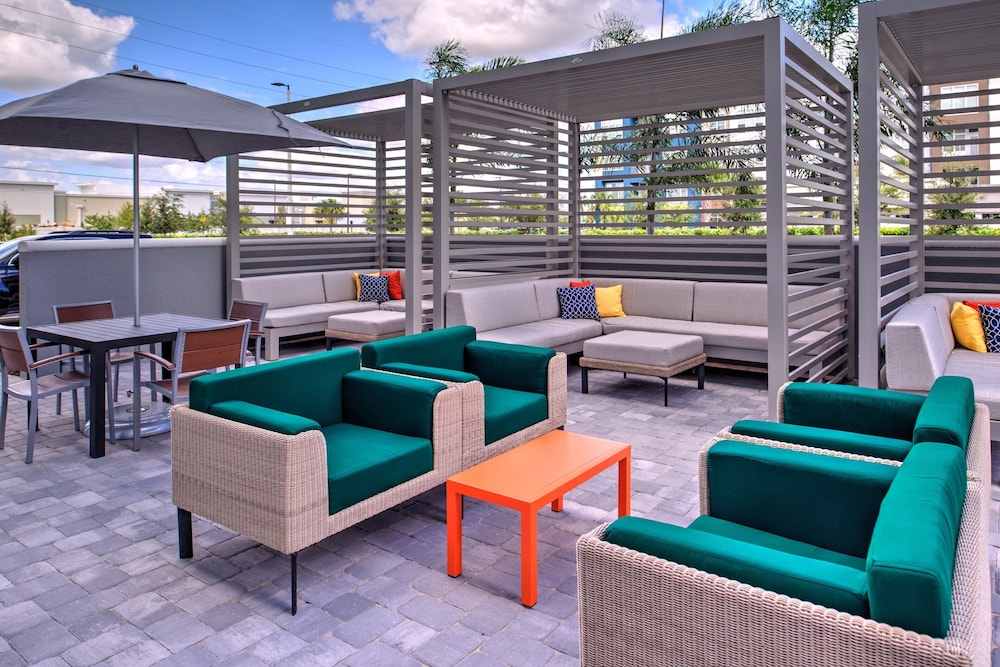 Holiday Inn & Suites Orlando I-Drive Theme Parks by IHG — Restaurant & bars in Orlando, Florida