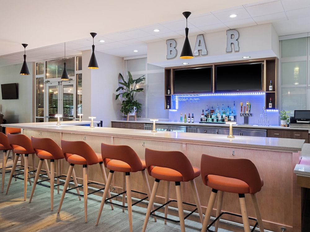 Holiday Inn & Suites Orlando I-Drive Theme Parks by IHG — Restaurant & bars in Orlando, Florida