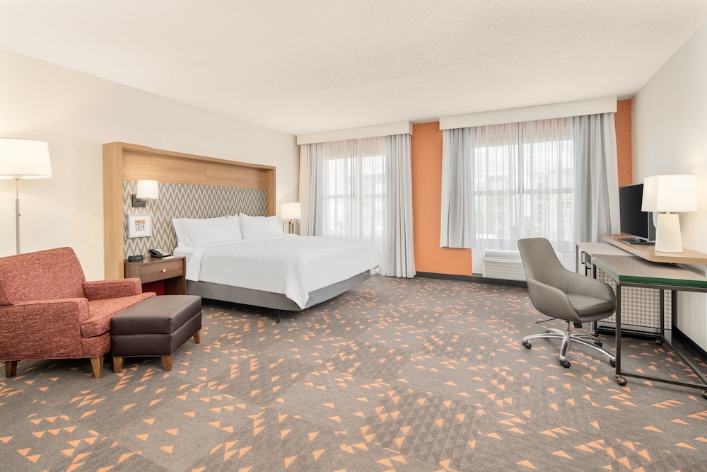 Holiday Inn & Suites Orlando I-Drive Theme Parks by IHG — Hotel rooms in Orlando, Florida