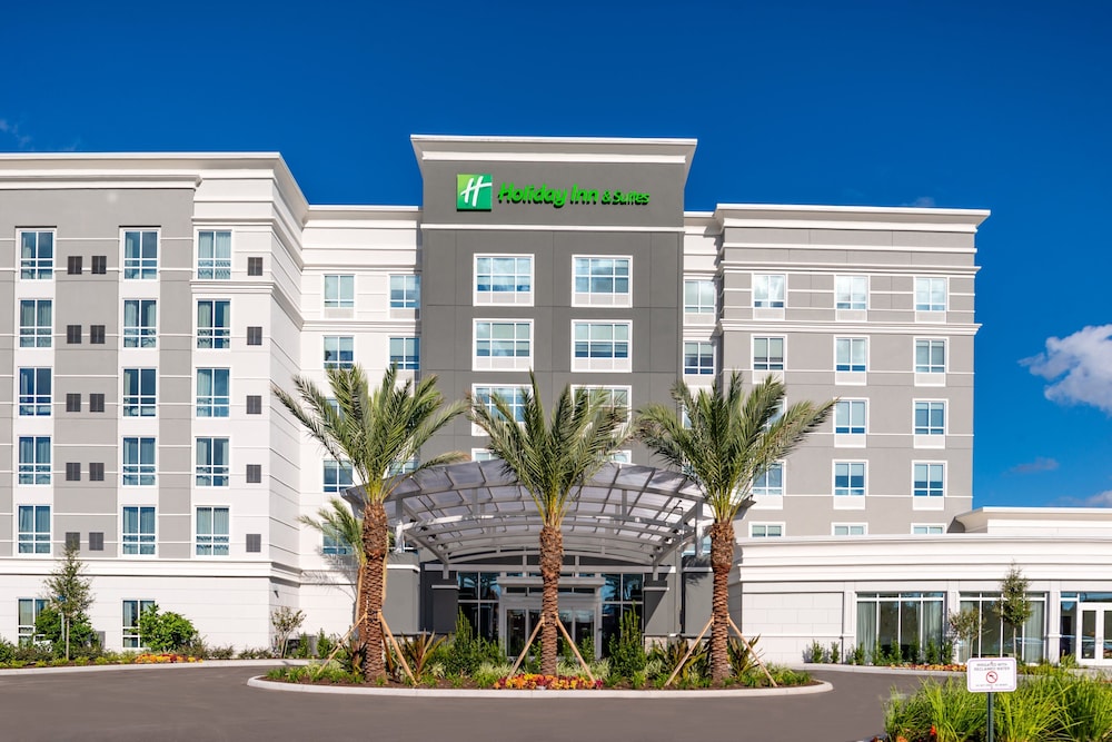 Holiday Inn & Suites Orlando I-Drive Theme Parks by IHG — Hotel building in Orlando, Florida