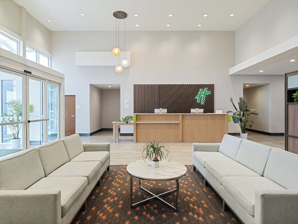 Holiday Inn & Suites Orlando I-Drive Theme Parks by IHG — Hotel building in Orlando, Florida