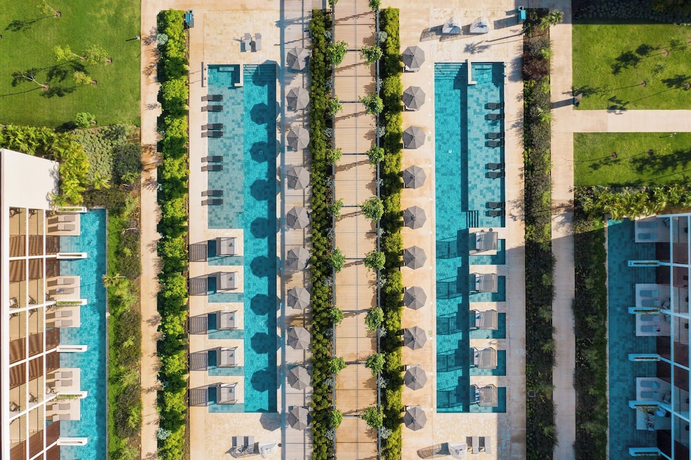 Live Aqua Punta Cana - All Inclusive - Adults Only — Swimming pool in Uvero Alto, La Altagracia