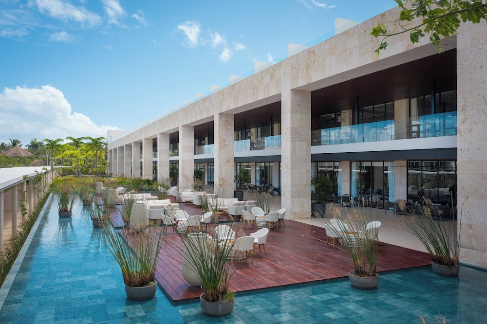 Live Aqua Punta Cana - All Inclusive - Adults Only — Restaurant & bars in Uvero Alto, La Altagracia