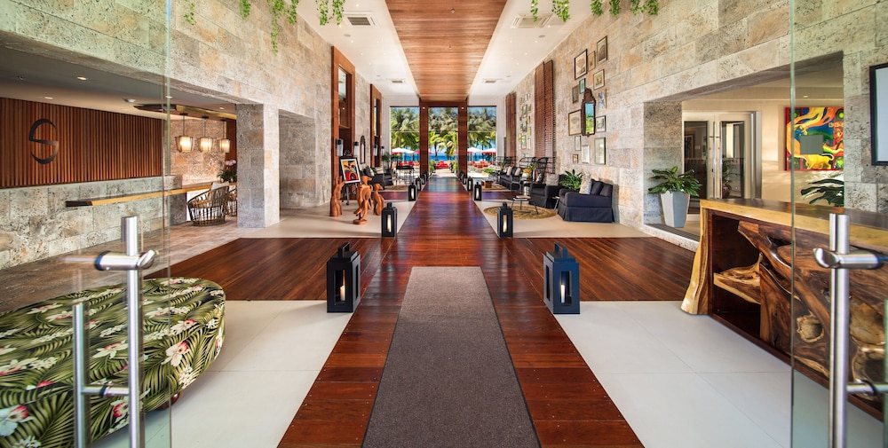 S Hotel Montego Bay - Luxury Boutique All Inclusive Hotel — Hotel building in Montego Bay