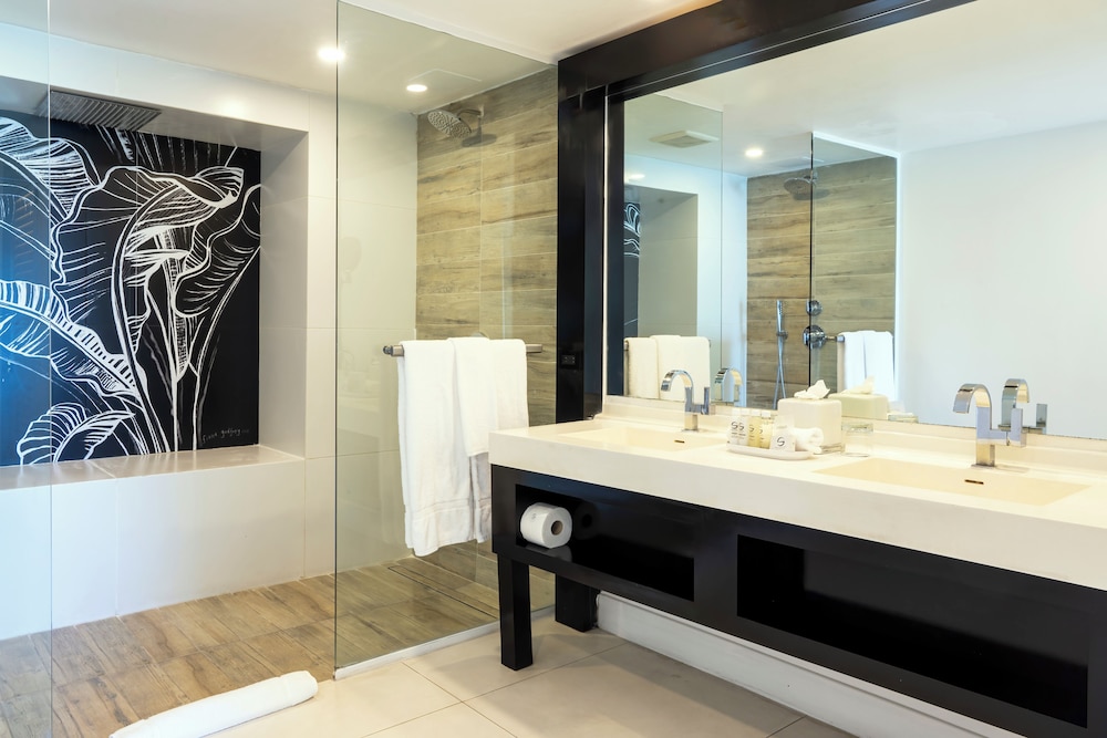 S Hotel Montego Bay - Luxury Boutique All Inclusive Hotel — Hotel rooms in Montego Bay