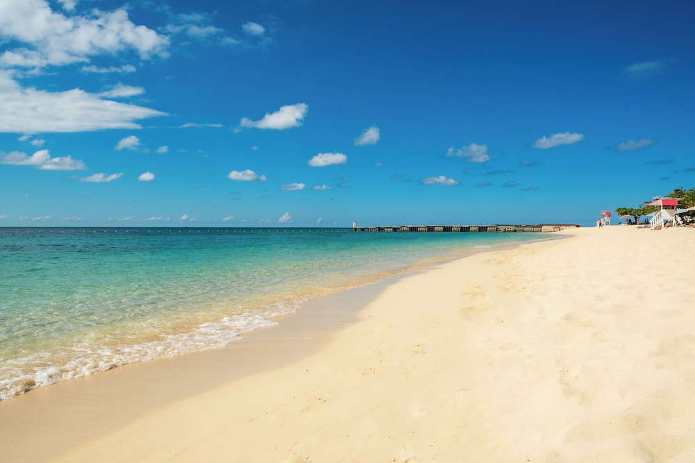 S Hotel Montego Bay - Luxury Boutique All Inclusive Hotel — Beach in Montego Bay