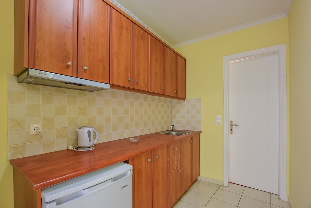Timos Hotel — Hotel rooms in Laganas, Ionian Islands